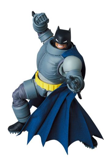 Batman: The Dark Knight Returns Figura MAF EX Armored Batman 16 cm