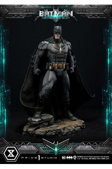 DC Comics: Batman Modern Suit 1:6 Scale Figure - HOT TOYS - Hobby One