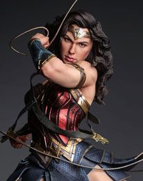 DC Comics Wonder Woman Statue - Queen Studios (Official)