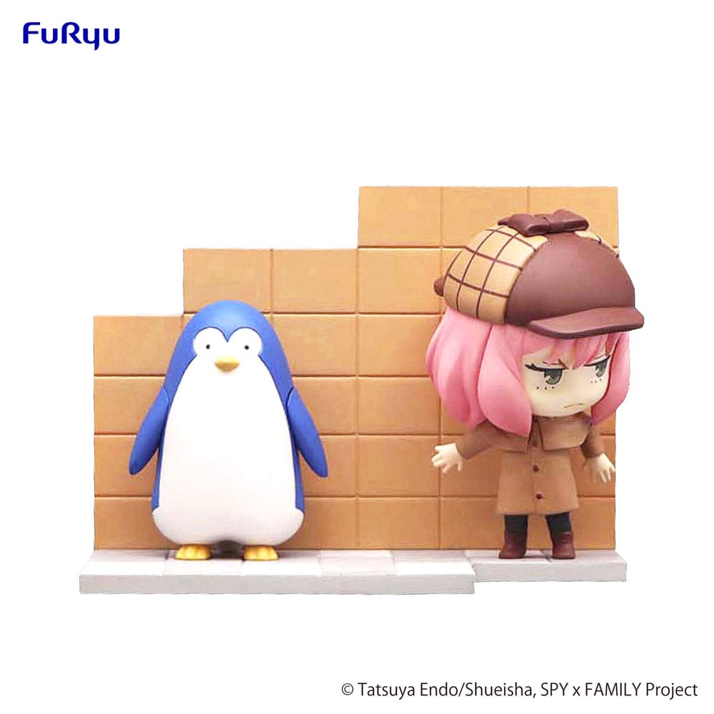 Spy x Family Hold Figure PVC Statue Anya & Penguin 10 cm