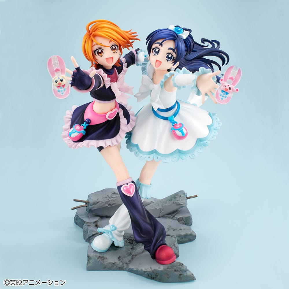 Pretty Cure Lucrea PVC Statue Cure Black & Cure White 22 cm