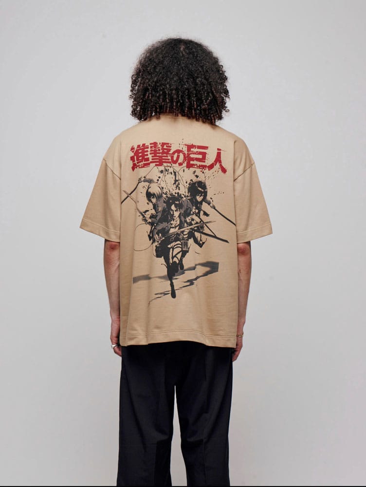 Attack on Titan T-Shirt Graphic Beige Size M